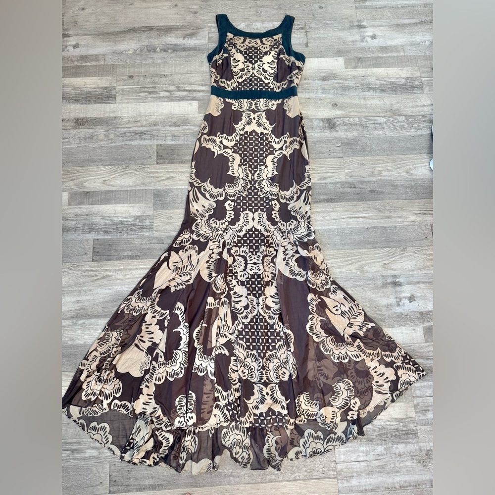 Badgley Mischka brown mermaid cut sleeveless formal dress size 6 G20